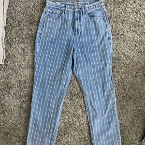 American Eagle Mom Jeans